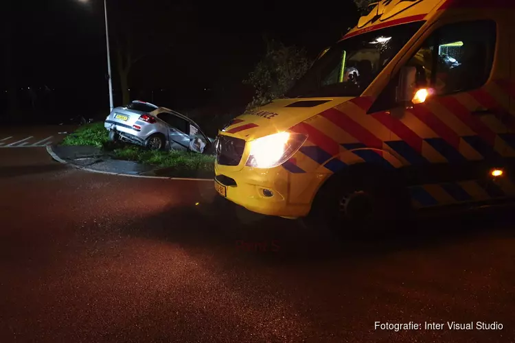 Auto te water na ongeval in Middenbeemster