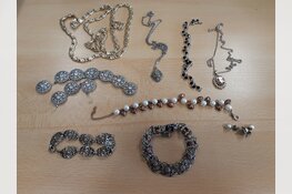 Gestolen sieraden aangetroffen ten gevolge van insluipingen