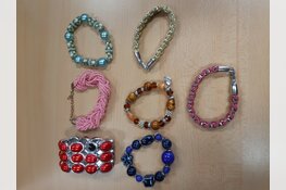 Gestolen sieraden aangetroffen ten gevolge van insluipingen