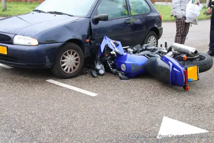 Motorrijder gewond in Zuidoostbeemster