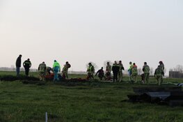 Brandweer bevrijdt man die tot zijn oksels was weggezakt in modder in Noordbeemster