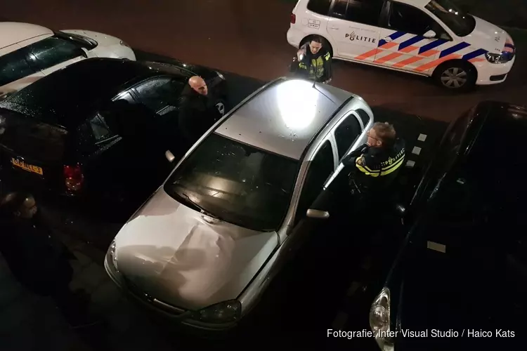 Auto raakt total loss door explosief of vuurwerk