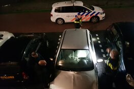 Auto raakt total loss door explosief of vuurwerk