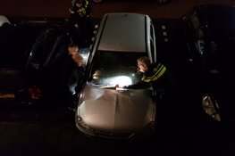 Auto raakt total loss door explosief of vuurwerk