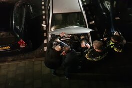 Auto raakt total loss door explosief of vuurwerk