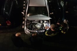 Auto raakt total loss door explosief of vuurwerk