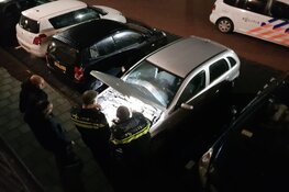 Auto raakt total loss door explosief of vuurwerk