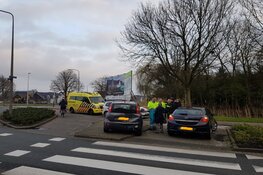 Vrouw op leeftijd raakt gewond bij verkeersongeluk Purmerend; bestuurder rijdt door