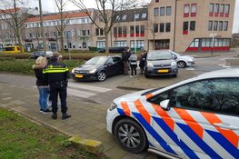 Vrouw op leeftijd raakt gewond bij verkeersongeluk Purmerend; bestuurder rijdt door
