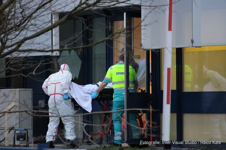 Patiënt onder beschermende maatregelen naar Dijklander Ziekenhuis gebracht