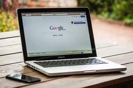 Bibliotheek verleent telefonische hulp verbetering computervaardigheden