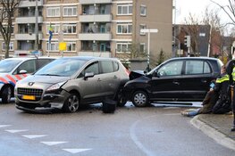 Vrouw belandt in ziekenhuis na botsing Zuidoostbeemster