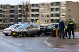 Vrouw belandt in ziekenhuis na botsing Zuidoostbeemster