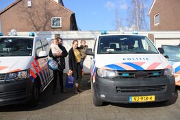 Politie Purmerend verrast jarige job Ollie (6) vanwege niet doorgaan kinderfeestje