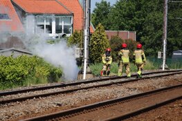 Brand langs spoorlijn in Oosthuizen