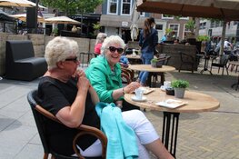 Volop genieten bij heropening terrassen op Purmerendse Koemarkt