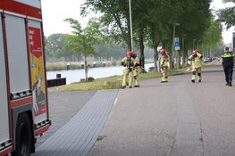 Gevaarlijke fles uit water gevist door magneetvissers
