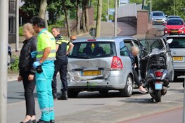 Oudere vrouw belandt in ziekenhuis na botsing