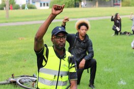 Antiracismeprotest in gemoedelijke sfeer