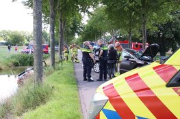 Auto belandt in de sloot bij ongeval Middenbeemster