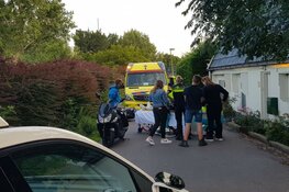 Scooterrijders botsen frontaal op Oudelandsdijkje