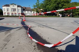 Bus lekt liters olie op wegdek Purmerend