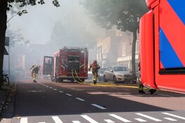 Felle brand op dakterras van woning in centrum Purmerend snel onder controle