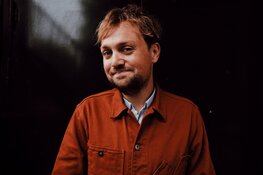 Singer-songwriter Tim Knol geeft op 27 september een intiem theaterconcert met hartverwarmende liedjes, mooie covers en prachtige verhalen.