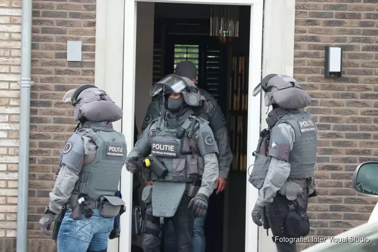 Arrestatieteam valt huis binnen in Purmerend
