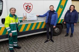 Dierenarts Purmerend doneert aan de Bonte Piet en Dierenambulance Purmerend