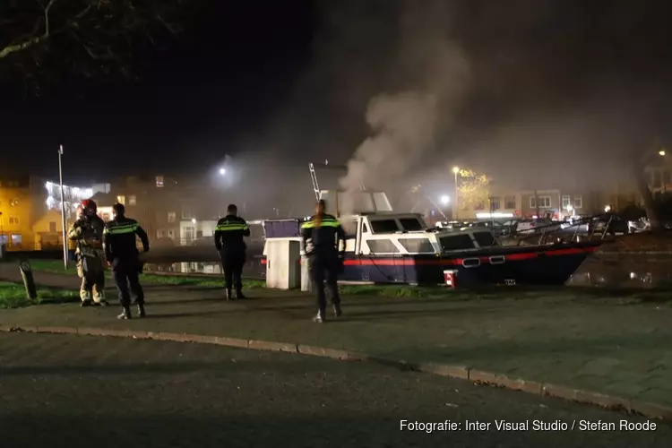 Brand op bootje in Purmerend