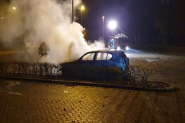 Auto compleet verwoest door brand