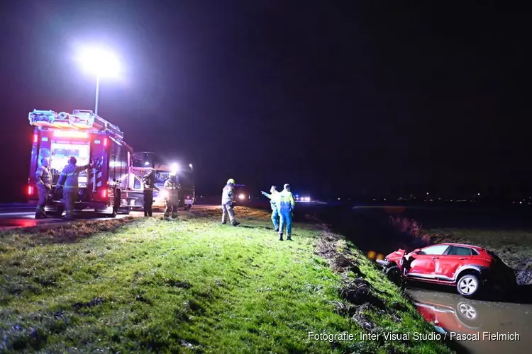 Voertuig te water in Westbeemster