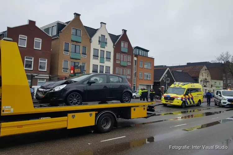 Persoon gewond bij kop staart botsing in Purmerend