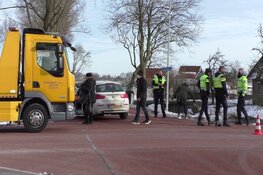 Botsing in Middenbeemster: twee auto's geborgen