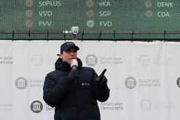 Thierry Baudet&#39;s Vrijheidskaravaan strijkt neer in Purmerend