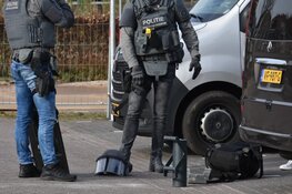 Arrestatieteam valt woning in De Rijp binnen