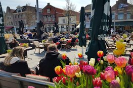 Gezellige sfeer in Purmerend en Amsterdam op de terrassen