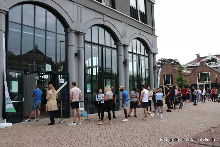 Lange wachttijden bij "testen voor toegang" in Purmerend