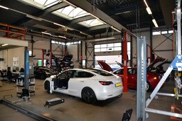 S.G. Gerrit Rietveld beleeft pilot bij Tesla Purmerend