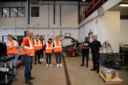 S.G. Gerrit Rietveld beleeft pilot bij Tesla Purmerend