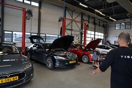 S.G. Gerrit Rietveld beleeft pilot bij Tesla Purmerend