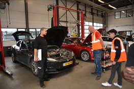 S.G. Gerrit Rietveld beleeft pilot bij Tesla Purmerend