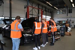 S.G. Gerrit Rietveld beleeft pilot bij Tesla Purmerend