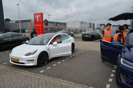 S.G. Gerrit Rietveld beleeft pilot bij Tesla Purmerend