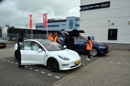 S.G. Gerrit Rietveld beleeft pilot bij Tesla Purmerend