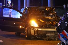 Fietser overleden na frontale botsing, automobilist gevlucht