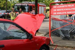 Automobiliste verliest controle op parkeerterrein winkelcentrum Purmerend
