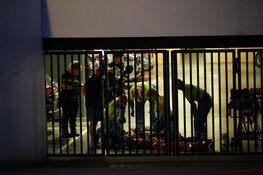 Vrouw zwaargewond bij val in De Rijp. Traumaheli landt op N244