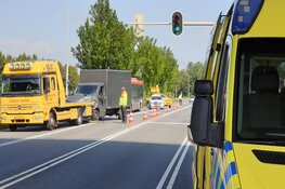 Bus en bakwagen rijden tegen elkaar in Purmerend